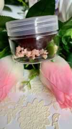 ⁦Volumising Lip Scrub -  اسكرب الشفايف بالقرفة⁩ - الصورة ⁦3⁩